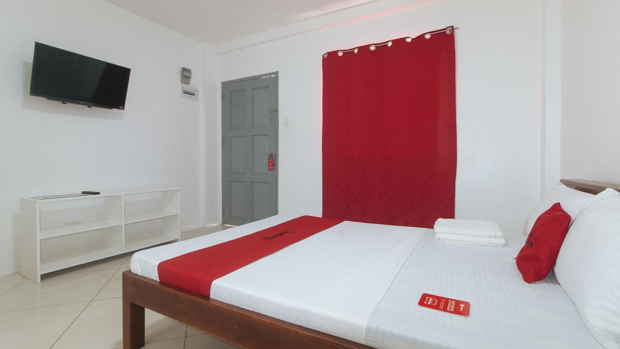 OYO 778 Fat J Apartelle Cebu Stadt Exterior foto