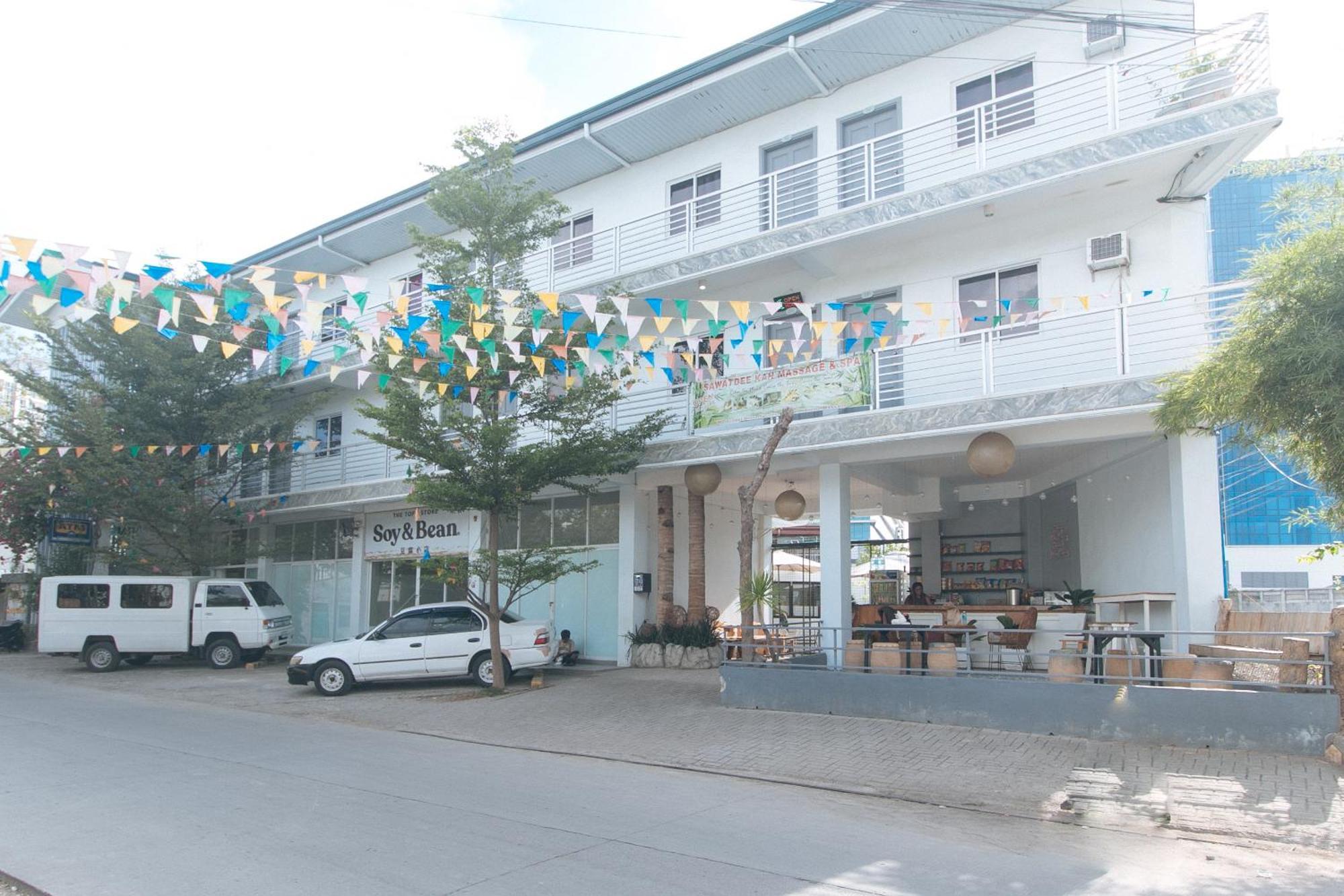 OYO 778 Fat J Apartelle Cebu Stadt Exterior foto